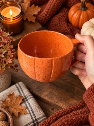 Filiżanka ceramiczna 300 ml pomarańczowa w kształcie dyni – ręcznie wykonana jesienna filiżanka handmade z kolekcji Jesienne Opowieści Gaja Arte.