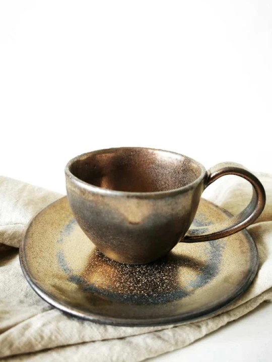 filiżanka 200ml brązowo-złota z podstawką (1).jpg