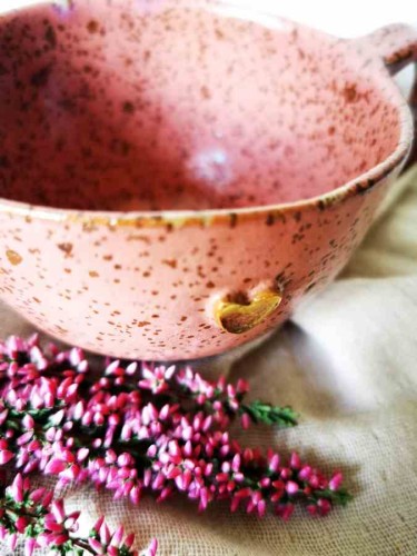 filiżanka 300ml różowo-malinowa ze złotym serduszkiem (2).jpg