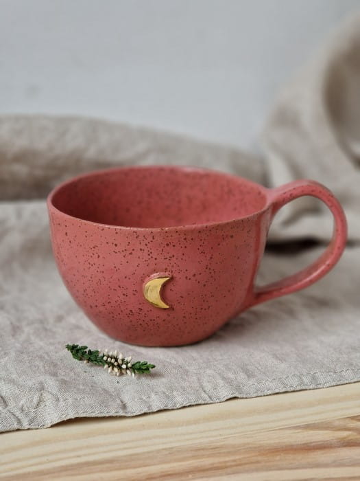 filiżanka z księżycem malinowa ceramiczna.jpg