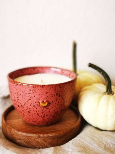 świeca sojowa w ceramice krem z dyni (1).jpg