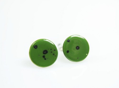 kolczyki ceramiczne zielone w kropki (1).jpg