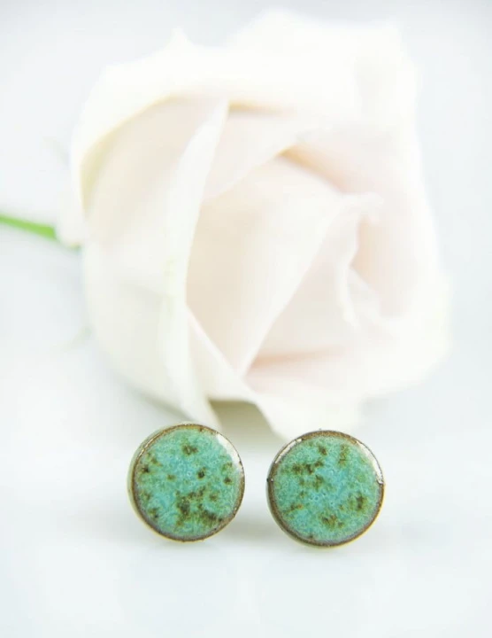 kolczyki ceramiczne turkusowe nakrapiane (1) (Kopiowanie).jpg