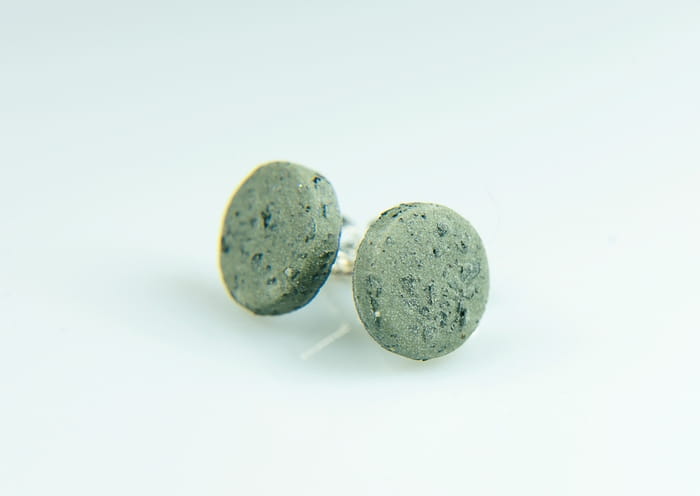 kolczyki ceramiczne szare kamienne (5).JPG