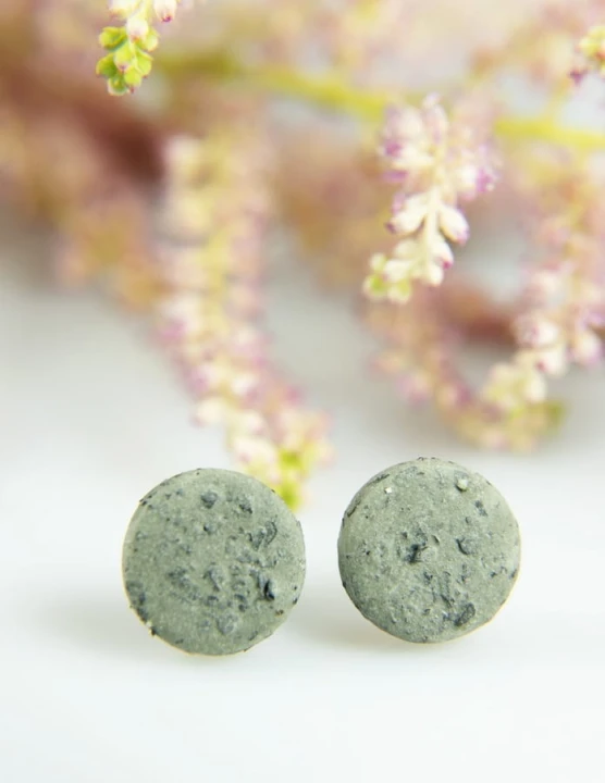 kolczyki ceramiczne szare kamienne (9).jpg