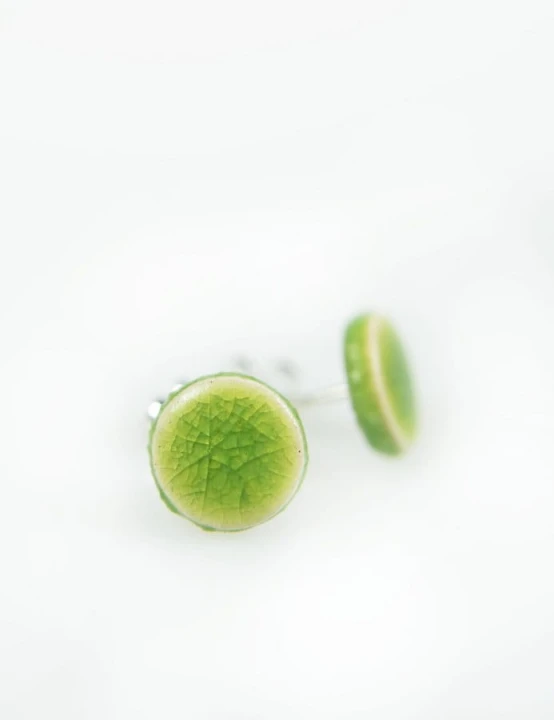 kolczyki ceramiczne jasnozielone (3).jpg