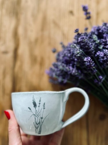 filiżanka ceramiczna z lawendą (1).jpg