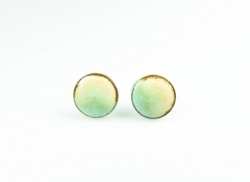 wkrętki ceramiczne beżowo-błękitne na brązowej glinie (2).jpg