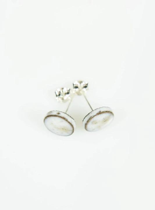 Białe marmurkowe na brązowej glinie (4).jpg