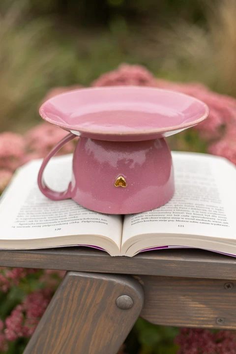Spodek ceramiczny 16 cm różowy pod filiżankę lub kubek