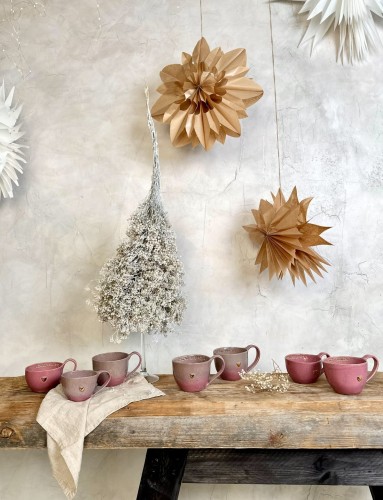 Kubek ceramiczny 400 ml szaro-różowy wśród innych kubków handmade