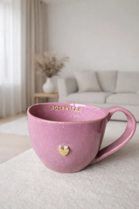 Różowy kubek
